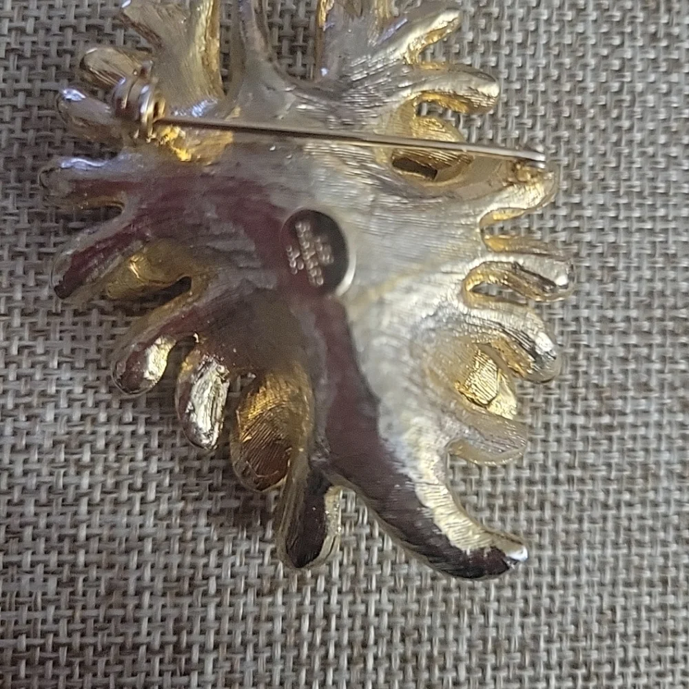 VTG Les Bernard Large Goldtone Pave Crystal Rhinestone Leaf  Brooch Signed